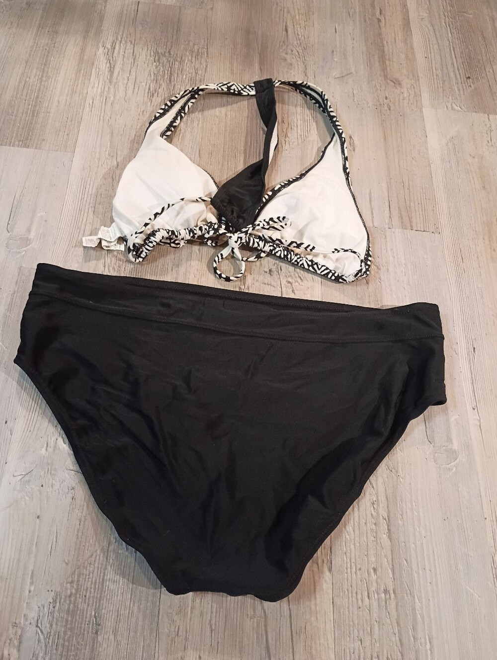 Swim Wear - Picture 3 of 4